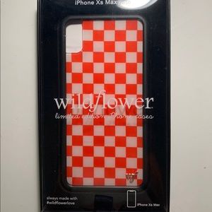 RED CHECKERED WILDFLOWER CASE